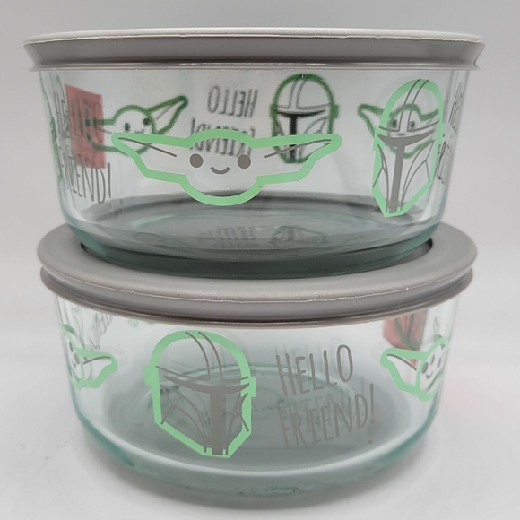 2 New Pyrex Star Wars Yoda bowls with grey lid - Picture 1 of 6